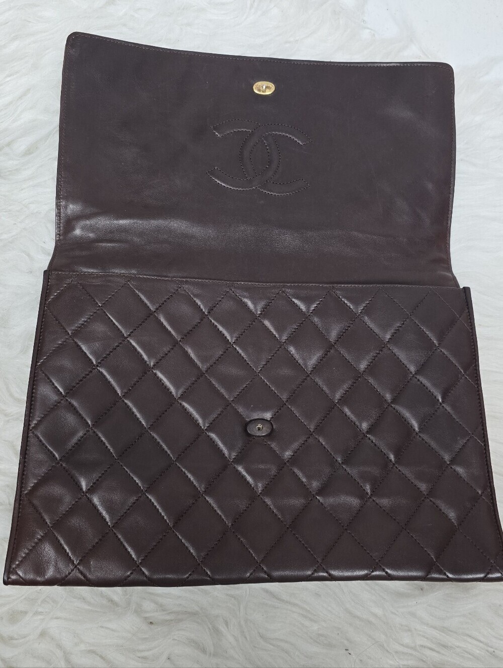 Gorgeous Chanel Quilted Leather Clutch (Convertible) - Picture 5 of 14
